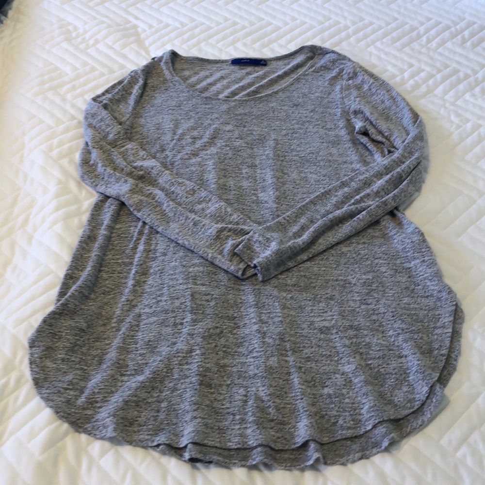 Women’s scoop sweater size m